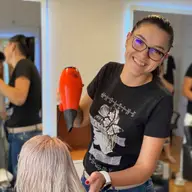 Pintea Antonia - Hairstylist
