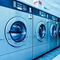 3 echipamente esențiale pentru o curățătorie haine eficientă