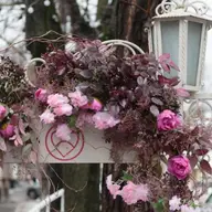 Flori artificiale sau flori naturale? Ce alegi pentru decorul casei?