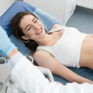 Ecografia abdominală în sarcină: siguranță, indicații și importanță
