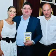 Vanessa Youness si pionieratul integrării apiterapiei în practica medicală modernă