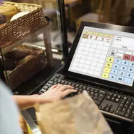 Funcționalități esențiale ale unui sistem POS modern pentru restaurante