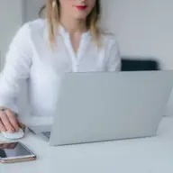 Importanța educației financiare în jocurile de noroc online