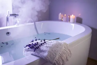 5 modele de căzi de baie care transformă instant baia ta