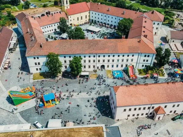 Cetatea Oradea