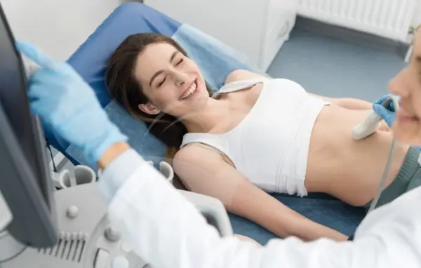 Ecografia abdominală în sarcină: siguranță, indicații și importanță