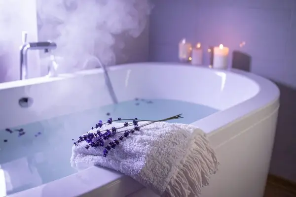 5 modele de căzi de baie care transformă instant baia ta