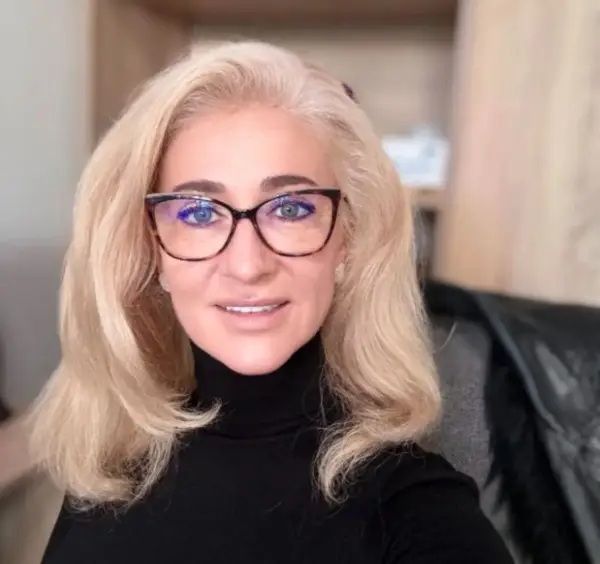 De la sistemul bancar la consultanță financiară personalizată: povestea Monicăi Serac, broker de credite din Oradea cu peste 20 de ani de experiență